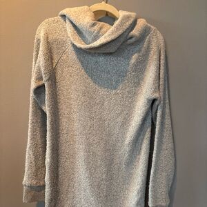 Ingrid and Isabel maternity sweater gray medium